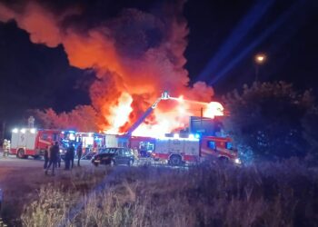 W Czeladzi płonie hala produkcyjna