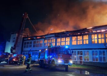 Pożar budynku w Hajnówce. Na miejscu blisko 30 zastępów