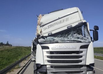 Tragiczny wypadek na S61. Dwie osoby potrącone przez ciężarówkę