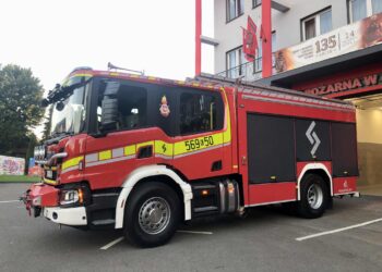 Nowa Scania zaparkowała w garażu OSP Gdów
