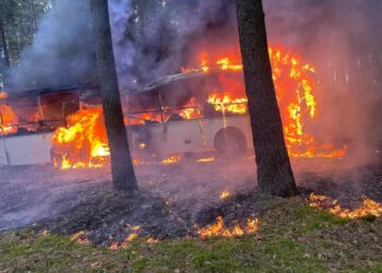Pożar autokaru. Ewakuowano małe dzieci