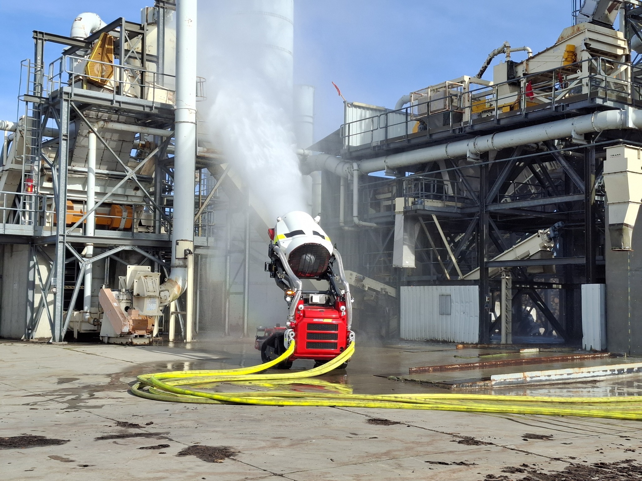 Pokaz możliwości robota Magirus TAF 60 w Mielcu