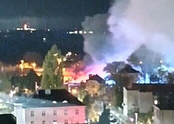 Pożar hali w Inowrocławiu. Jedna osoba nie żyje