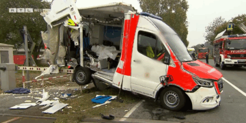 Wypadek w Niemczech. Zatrzymała karetkę na przejeździe kolejowym