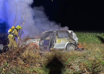 Dachowanie i pożar golfa. Za kierownicą pijany 19-latek