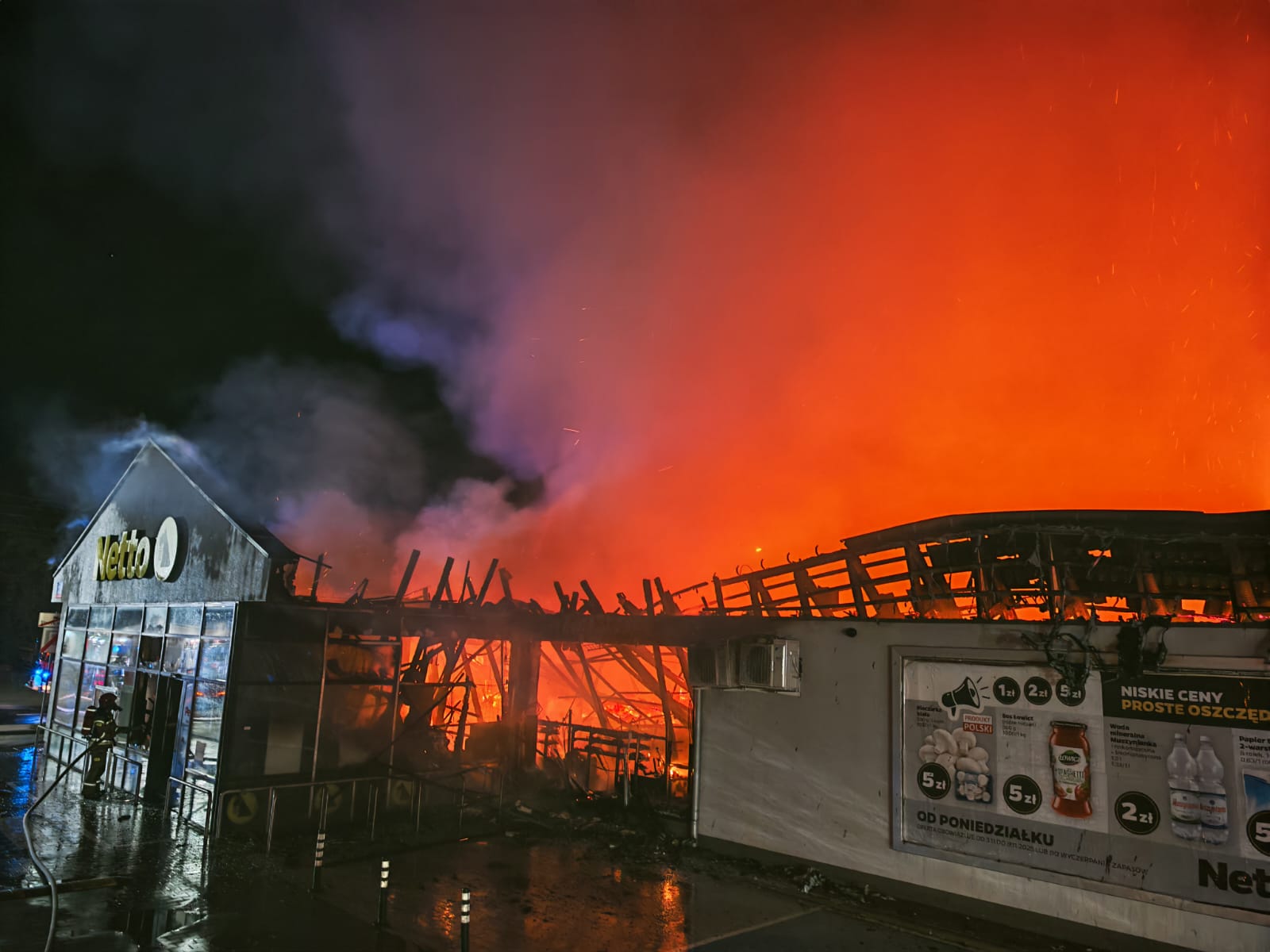 Pożar sklepu Netto w Grodzisku Mazowieckim