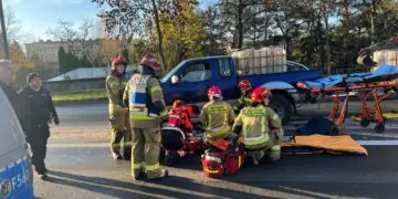 Wypadek w Łasku. 15-latka znalazła się pod samochodem
