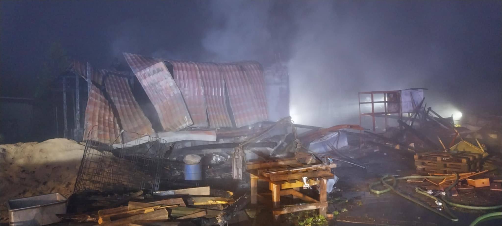 Nocny pożar budynków w miejscowości Glicko