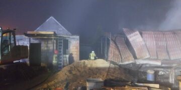 Nocny pożar budynków w miejscowości Glicko