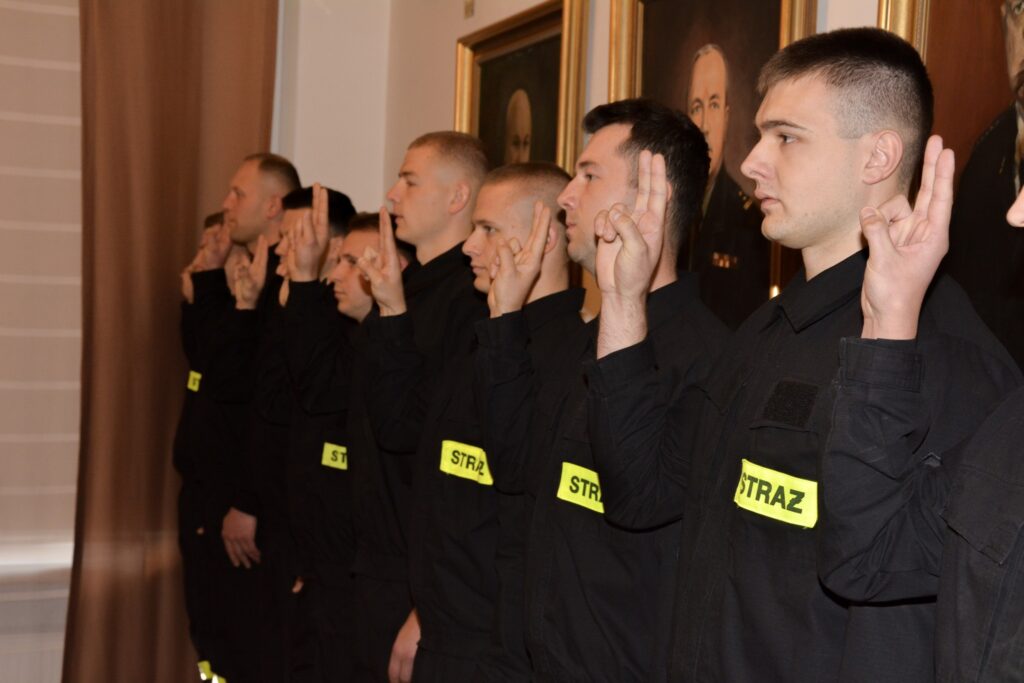 Nowi strażacy zasilili szeregi krakowskiej straży pożarnej