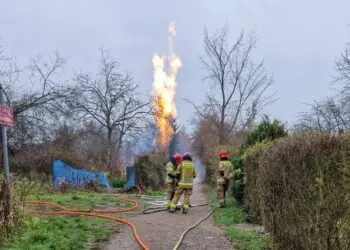 Kraków. Rozszczelnienie rurociągu gazowego