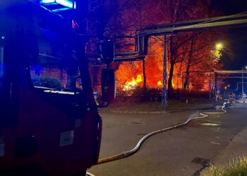 Pożar w dawnej rafinerii w Czechowicach-Dziedzicach