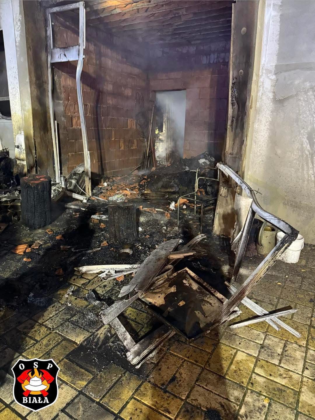 Nocna akcja strażaków w Kłobucku. Paliła się hala