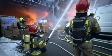 Pożar hali w Skawinie. Na miejscu ponad 30 zastępów