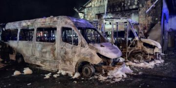 Pożar warsztatu samochodowego w Skale