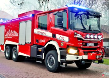Trzyosiowa Scania od Stolarczyka. Nowy wóz OSP Niemojki