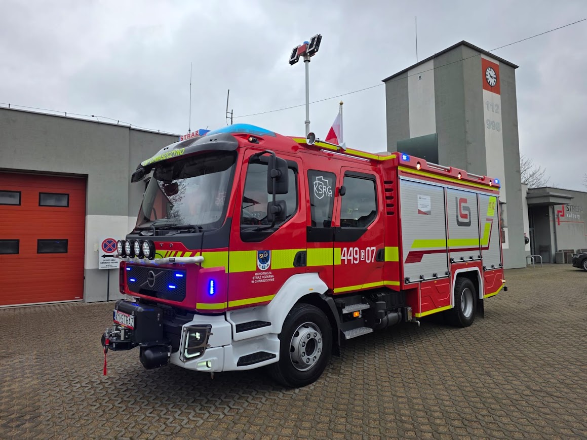 Ochotnicza Straż Pożarna w Chwaszczynie z nowym wozem
