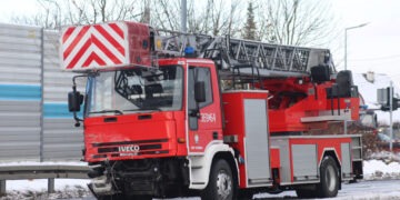 Znowu na czerwonym. Zderzenie drabiny z osobówką na DK-91