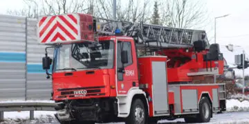 Znowu na czerwonym. Zderzenie drabiny z osobówką na DK-91