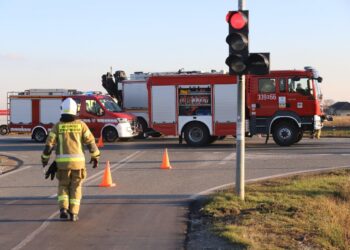 Zderzenie wozu strażackiego z BMW we Wrocławiu