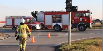 Zderzenie wozu strażackiego z BMW we Wrocławiu