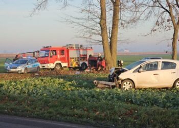 Zderzenie Oplów na skrzyżowaniu w miejscowości Sulin