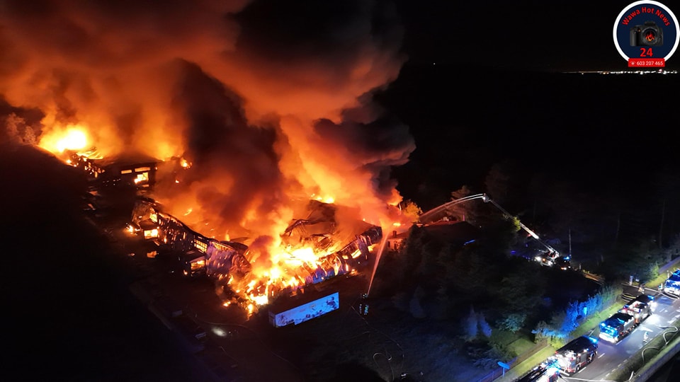 Pożary hal przetoczyły się przez Polskę