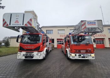 Zmiana pokoleniowa w JRG 10 Łódź. Strażacy mają nową drabinę