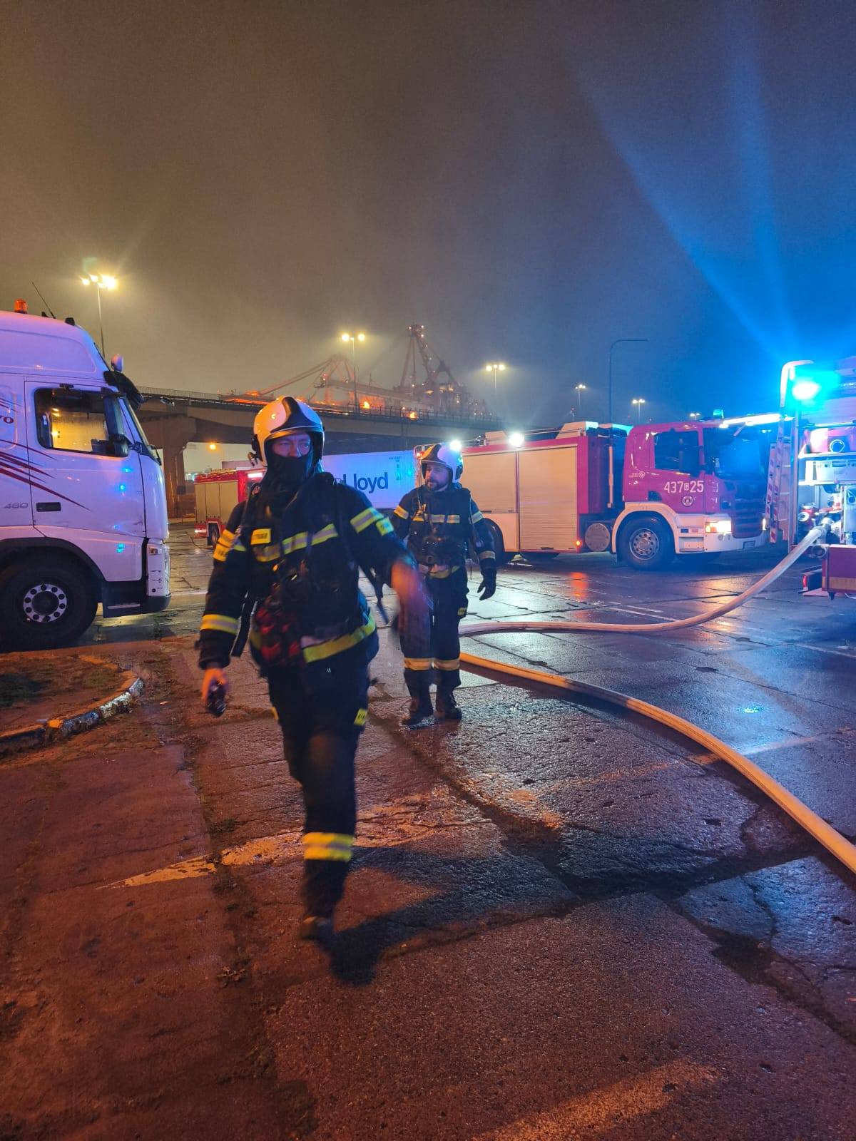 Tragiczny pożar ciężarówki na terenie terminalu kontenerowego w Gdyni