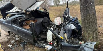 Wypadek na DW-693. Jedna osoba poważnie ranna