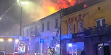 Pożar kamienicy w centrum Będzina. Jedna osoba w szpitalu