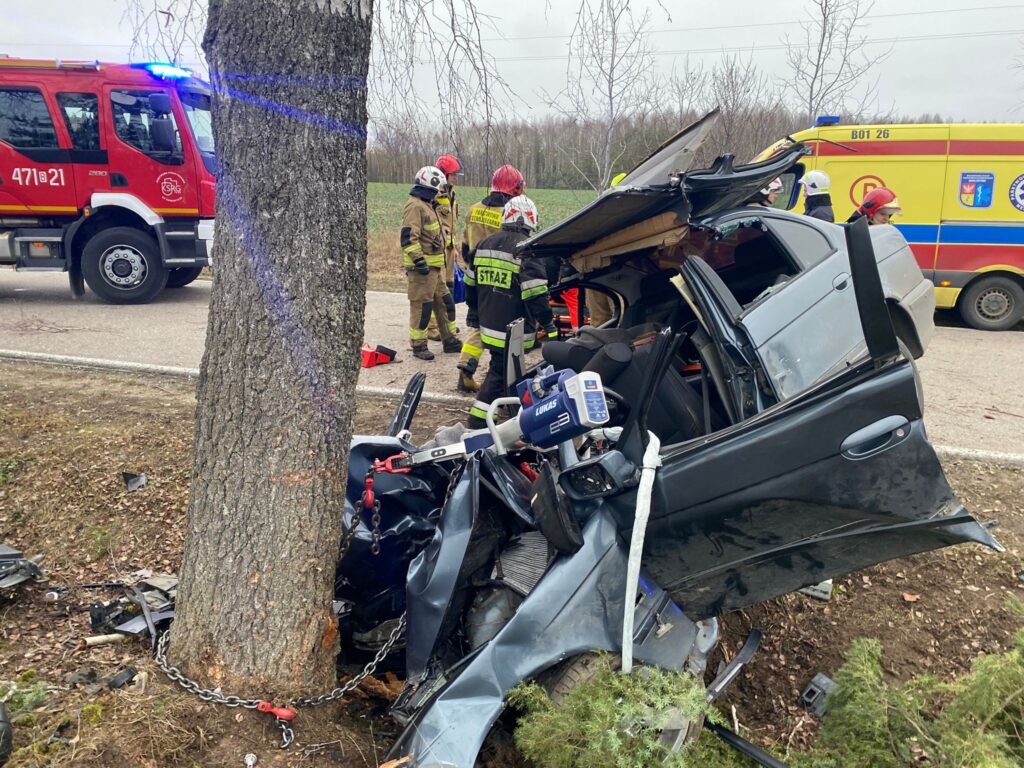 Wypadek na DW-693. Jedna osoba poważnie ranna