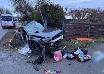 Wypadek w Sieprawiu. Zginął 21-latek, nastolatka ciężko ranna