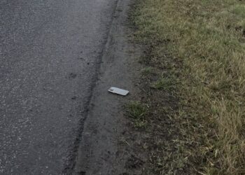 Wezwanie z eCall. Strażacy znaleźli tylko telefon