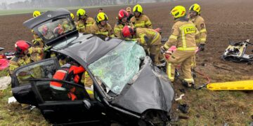 Wypadek na DW409. Wezwano dwa śmigłowce LPR