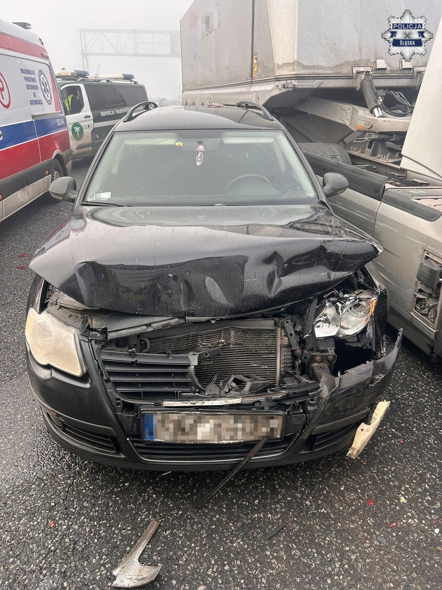 Wypadek na A4. Zderzyły się cztery pojazdy