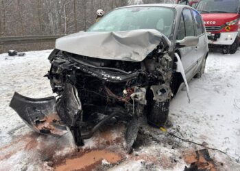 Wypadek na DW896. Pięć osób poszkodowanych