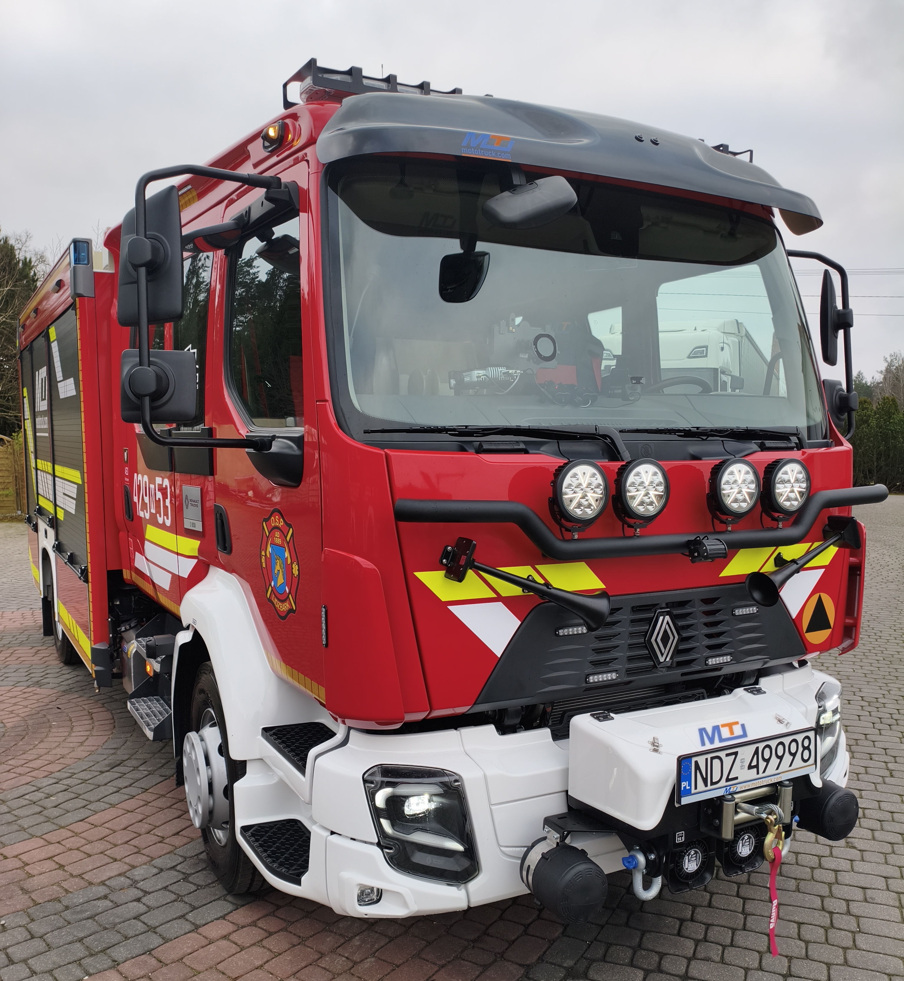 Historyczna chwila. Dwa nowe wozy dla OSP w Lidzbarku