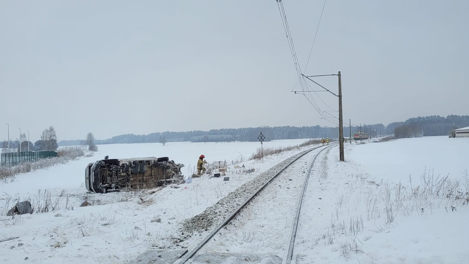 Podlaskie. Nie zwolnił i wjechał pod pociąg