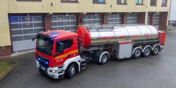 KP PSP w Głubczycach wzbogaciła się o nową cysternę