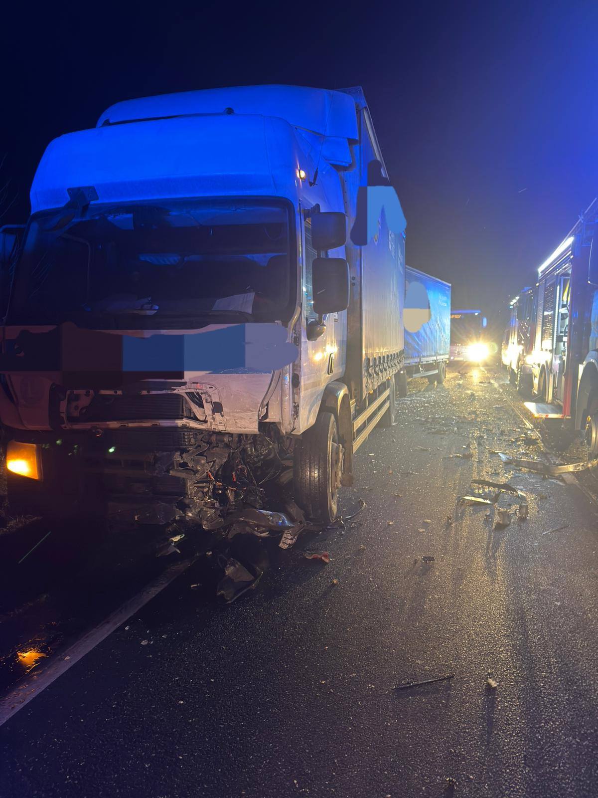 Zderzenie osobówki z ciężarówką. Tragedia na DW-382