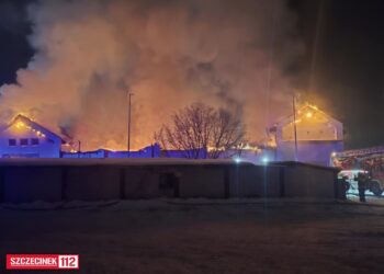 W Polanowie spłonął sklep Biedronka