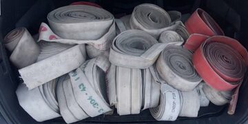 Zużyte strażackie węże trafiły do opolskiego ZOO