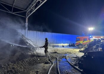 Pożar hałdy odpadów na składowisku w Promniku