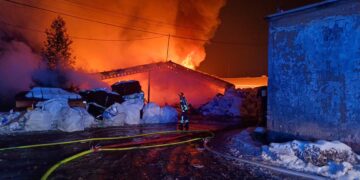 Pożar hali z odpadami w Nowym Modlinie