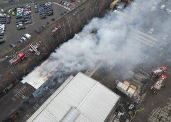 Pożar hali w Gliwicach. Na miejscu ponad 20 zastępów