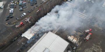 Pożar hali w Gliwicach. Na miejscu ponad 20 zastępów