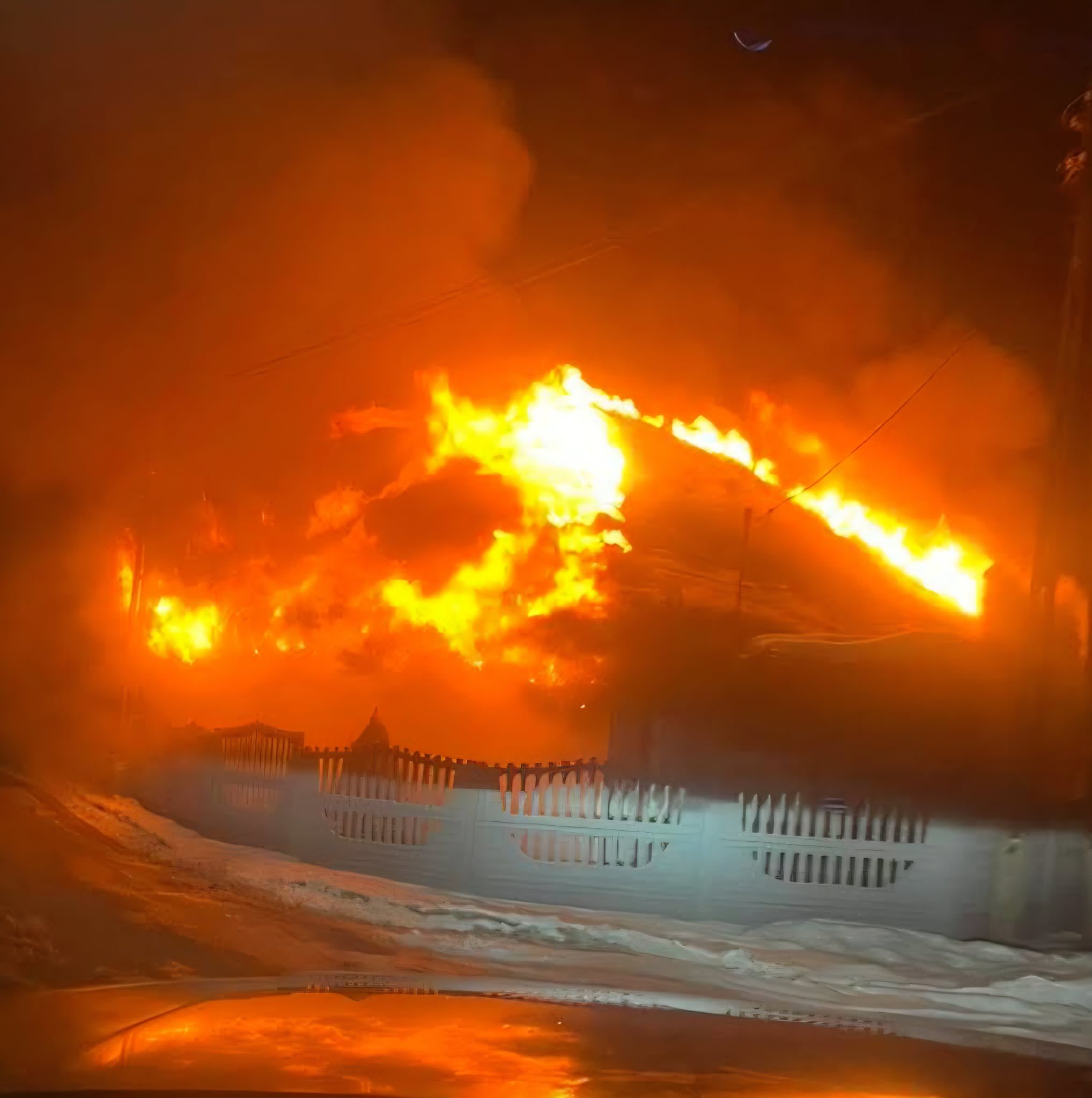 Nocny pożar w Krubinie. Budynek mieszkalny spłonął całkowicie