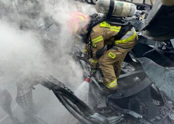 Płonie hala magazynowa w Tomaszowie