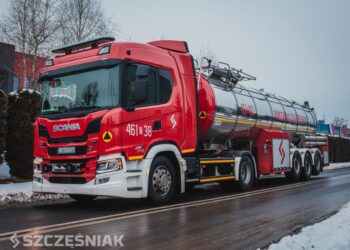 Nowa cysterna trafiła na wyposażenie JRG 1 w Inowrocławiu